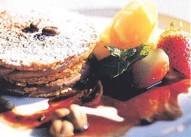 Milhojas con crema de café y chocolate