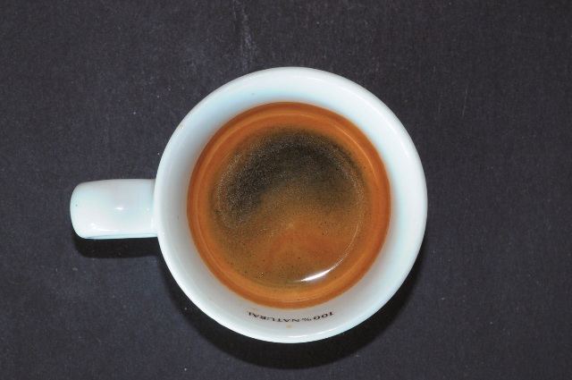 Pantone de cremas | Crema clara y abierta por el centro, sin consistencia, ni duración