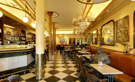 Café Novelty, con más de cien años de historia es un referente de Salamanca