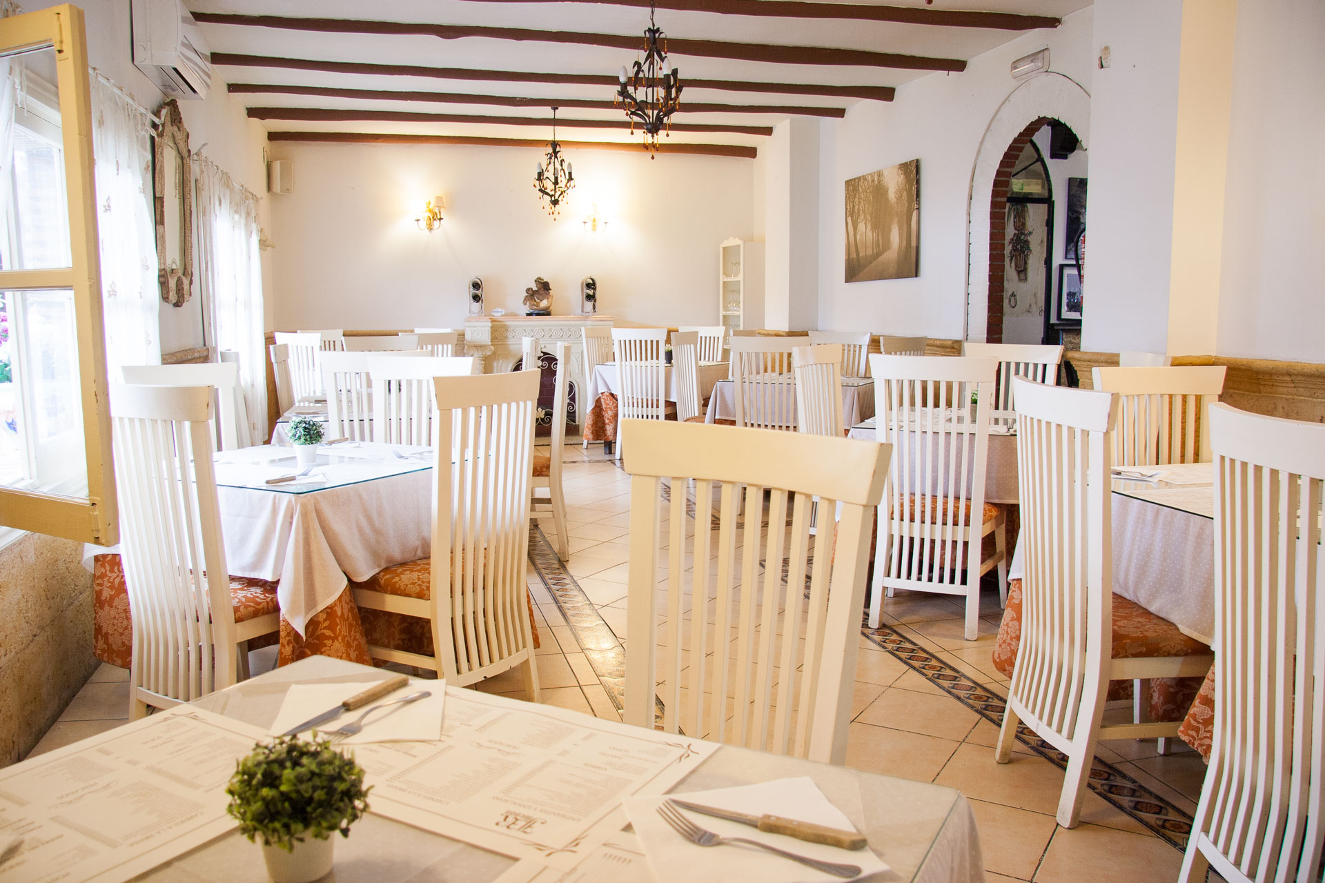 Meson J.R., restaurante familiar con gastronomía de calidad típicamente granadina